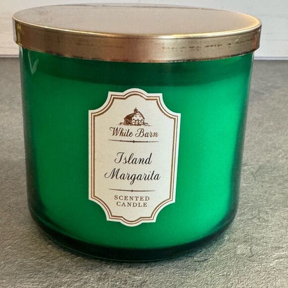 New Bath & Body Works
ISLAND MARGARITA
3 Wick Scented Candle - Picture 2 of 3
